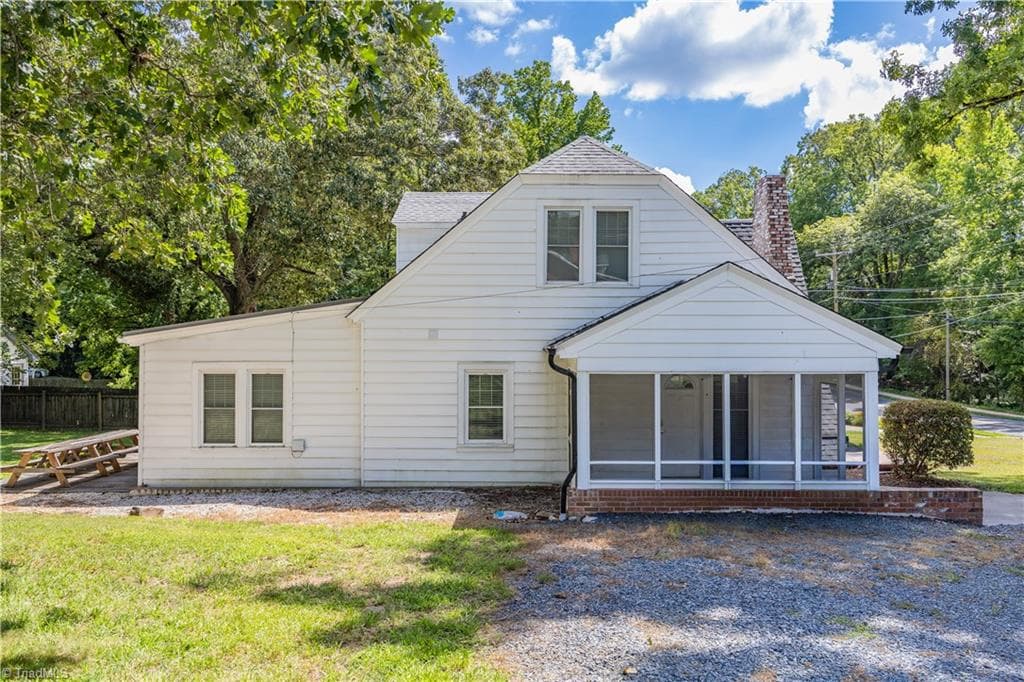 Stick/Site Built at 703 S Park Street, Asheboro NC 27203, photo 4 of 43