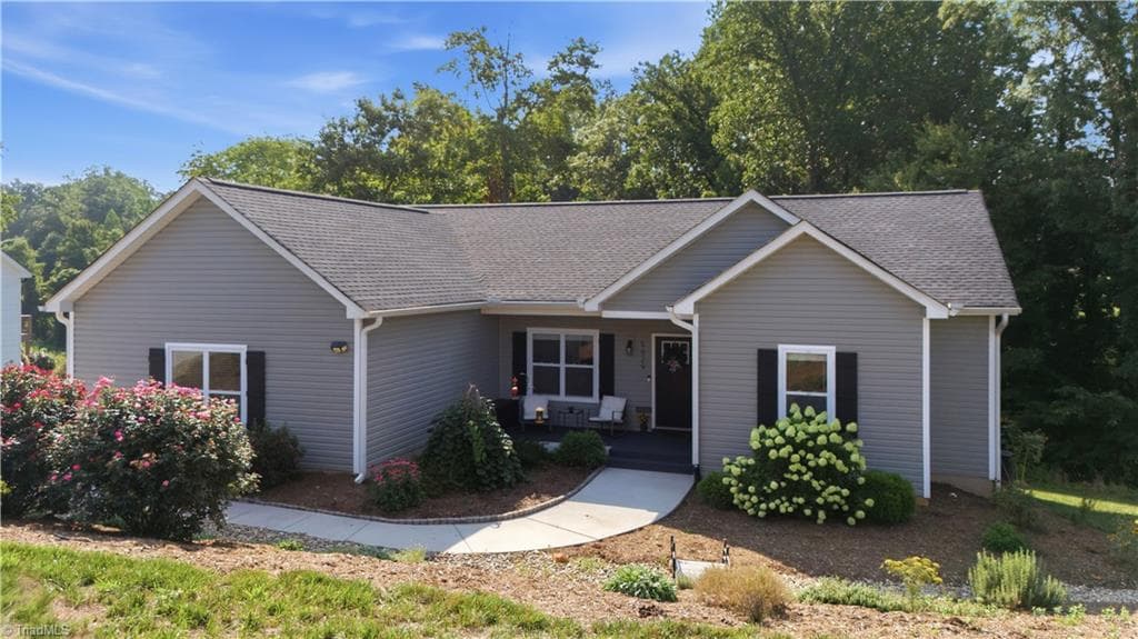5629 Crooked Oak Drive, Summerfield NC 27358