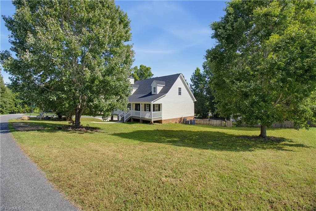 Stick/Site Built at 517 Union Pointe Lane, Lexington NC 27295, photo 2 of 29