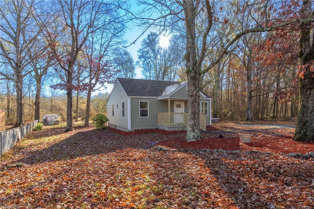 Stick/Site Built at 702 Maple Avenue, Burlington NC 27215, Burlington, photo 5 of 33