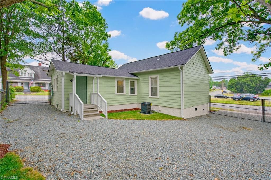 Stick/Site Built at 702 Maple Avenue, Burlington NC 27215, Burlington, photo 30 of 33