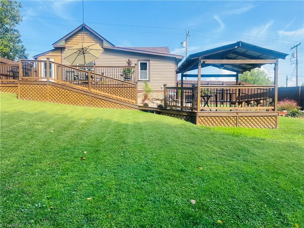 535 E Haymore Street, Mount Airy NC 27030