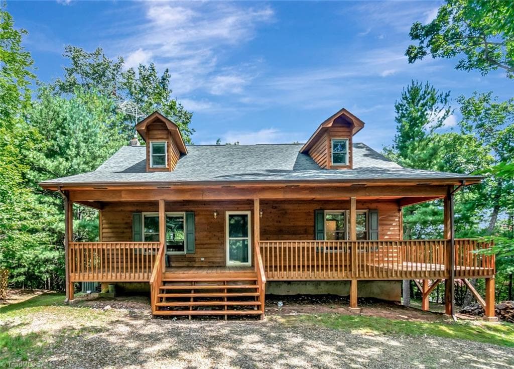 1050 Staghorn Road, Purlear NC 28665