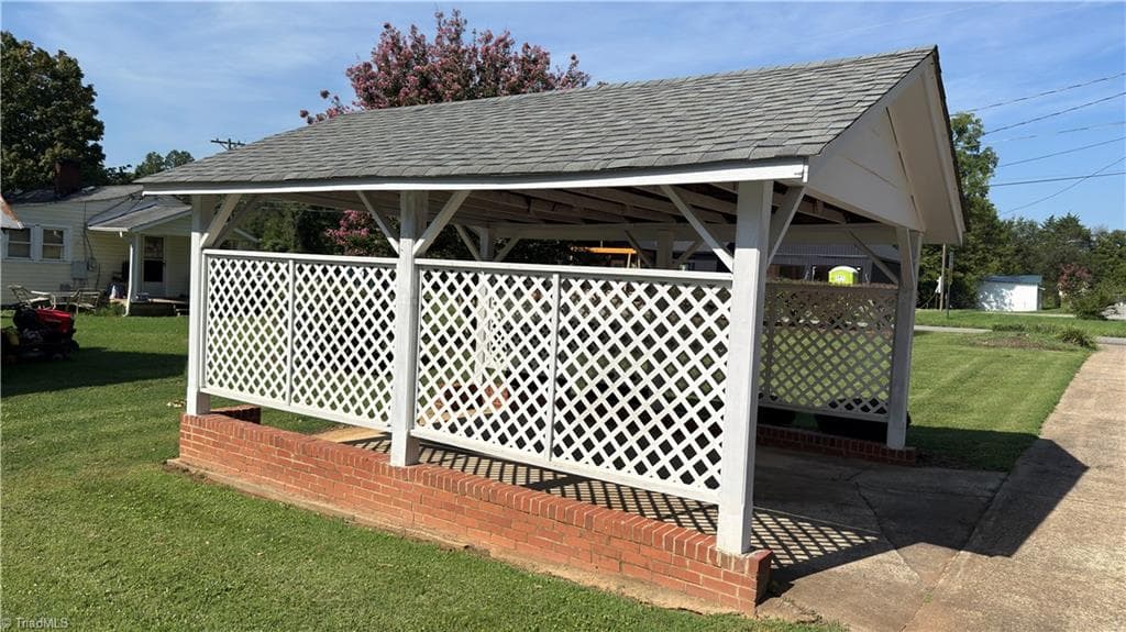 Stick/Site Built at 417 W Main Street, Yadkinville NC 27055, Yadkinville, photo 5 of 22