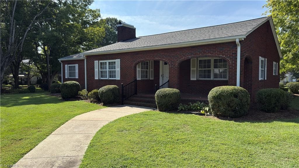 417 W Main Street, Yadkinville NC 27055