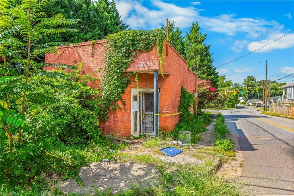 Remarks at 0 N Cleveland Avenue, Winston-Salem NC 27105, Winston-Salem, photo 3 of 16