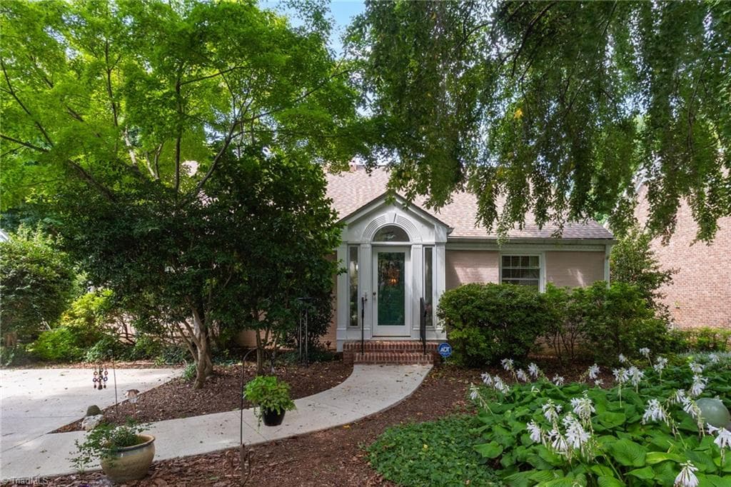 211 E Avondale Drive, Greensboro NC 27403
