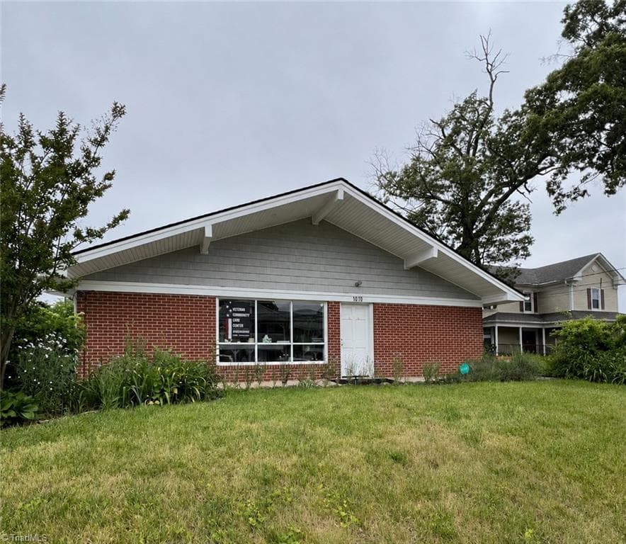 1010 S Main Street, Mount Airy NC 27030