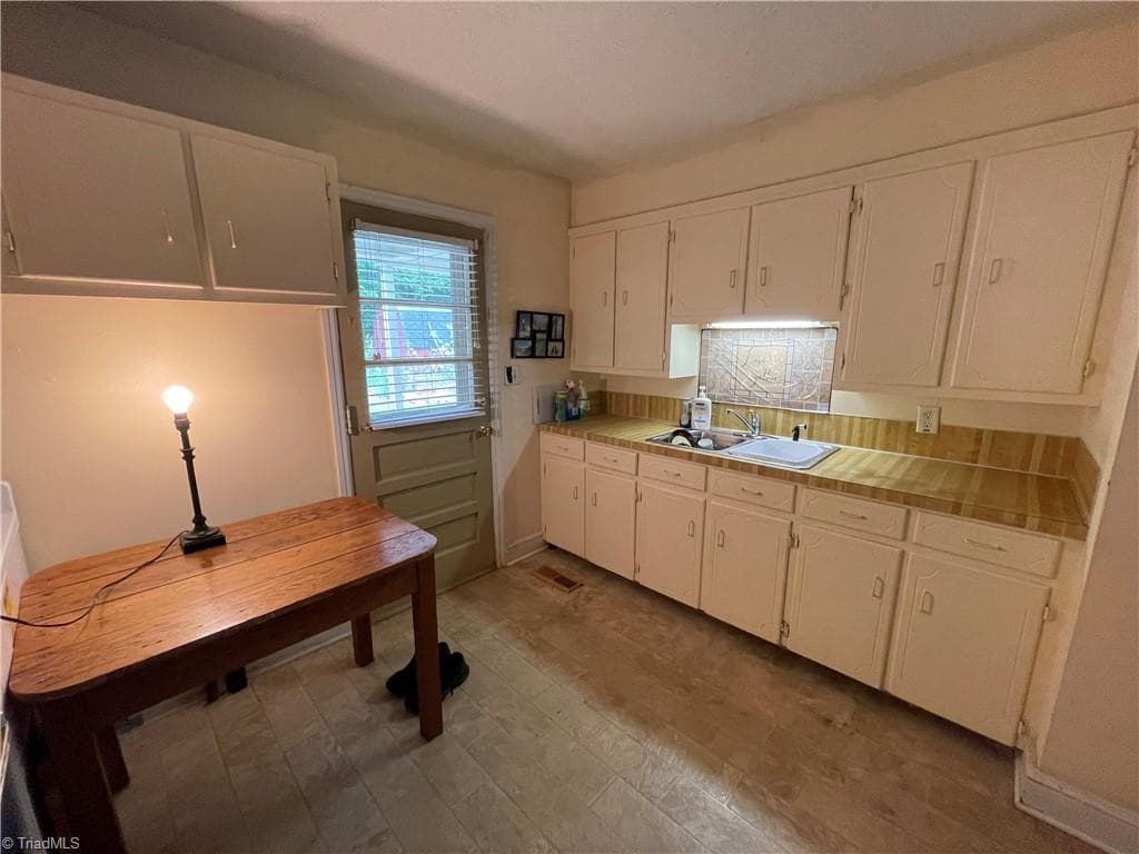 Stick/Site Built at 105 Spruce Street, Lexington NC 27292, Lexington, photo 23 of 30