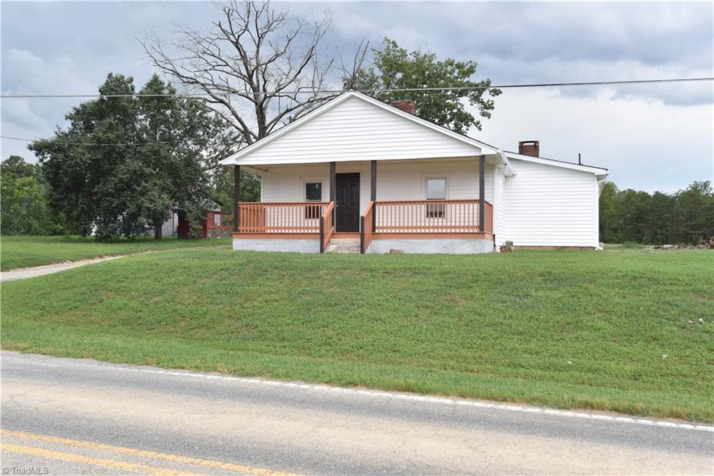 Stick/Site Built at 4190 Grubbs Road, Walkertown NC 27051, Walkertown, photo 2 of 24