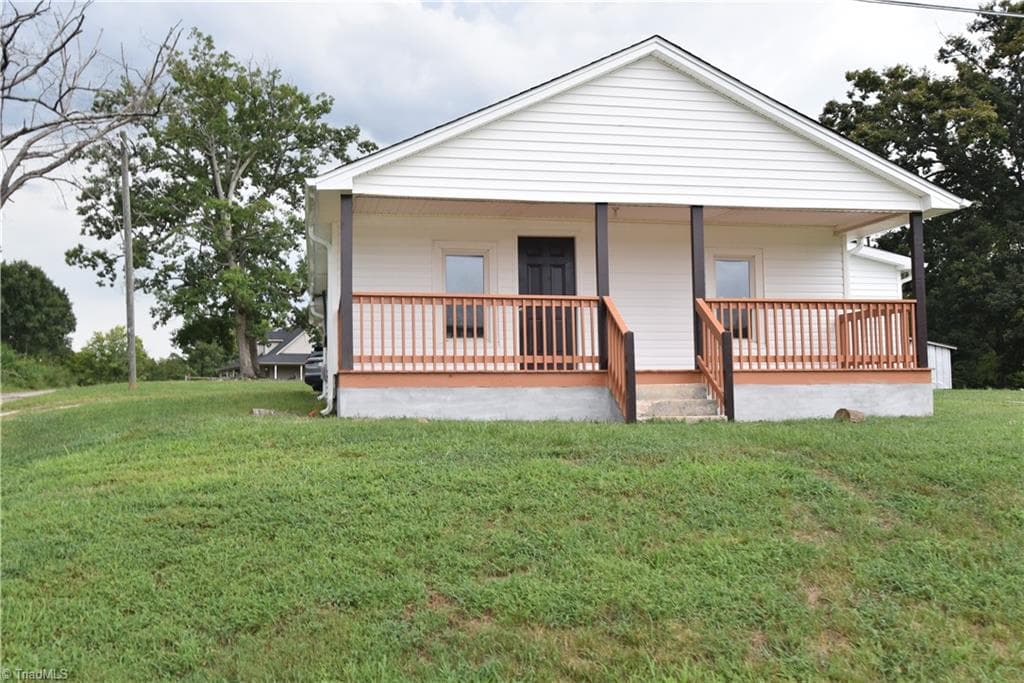 Stick/Site Built at 4190 Grubbs Road, Walkertown NC 27051, Walkertown, photo 3 of 24