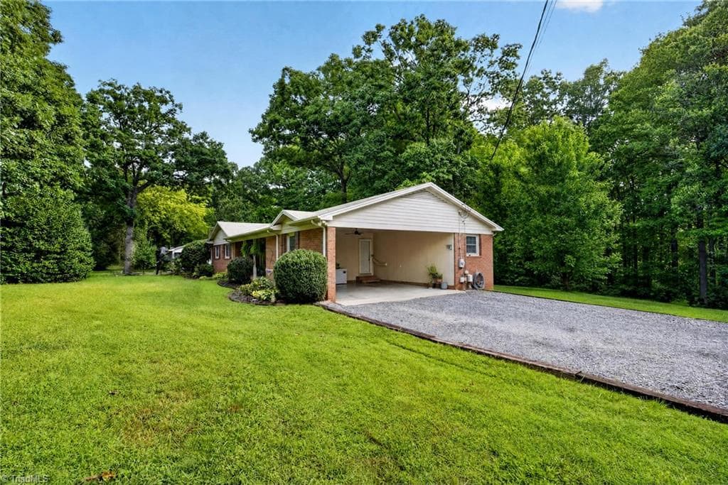 Stick/Site Built at 1949 Brook Drive, Asheboro NC 27205, photo 4 of 44