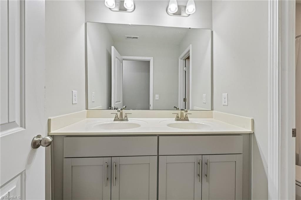 Stick/Site Built at 605 Newlyn Drive, Raleigh NC 27606, Raleigh, photo 65 of 78