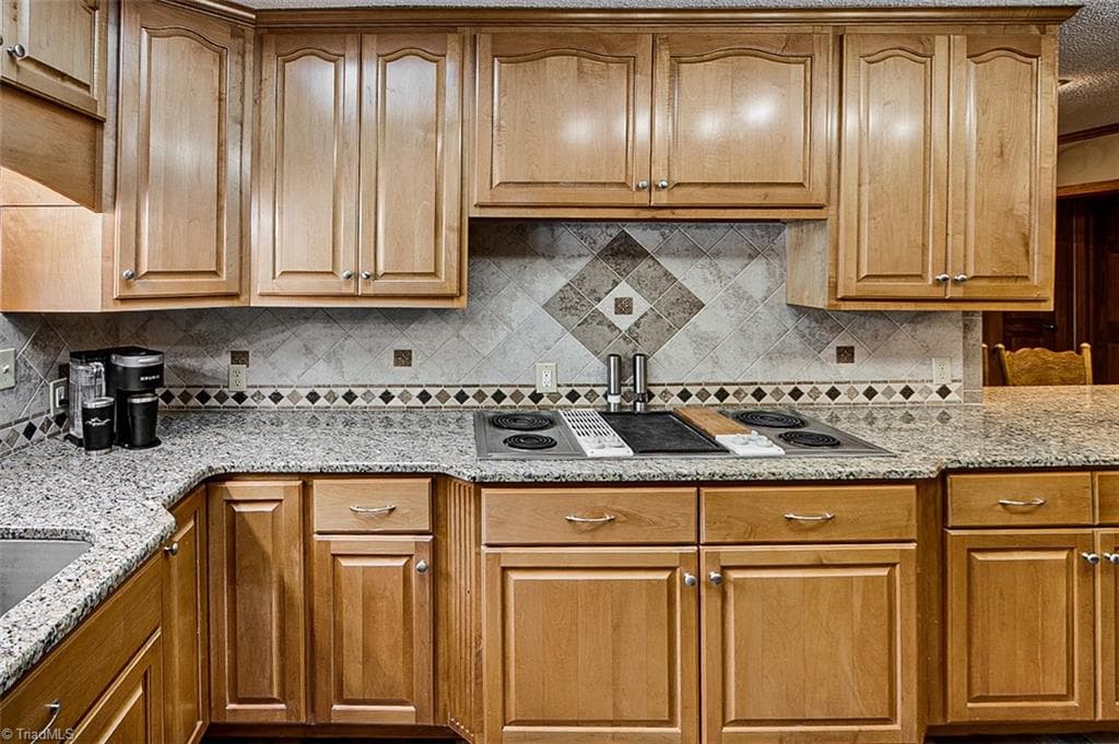 Manufactured Home at 2207 Millcroft Road, Pleasant Garden NC 27313, photo 20 of 50