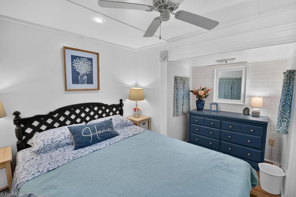 Manufactured Home at 189 Club House Drive, Ennice NC 28623, photo 17 of 37
