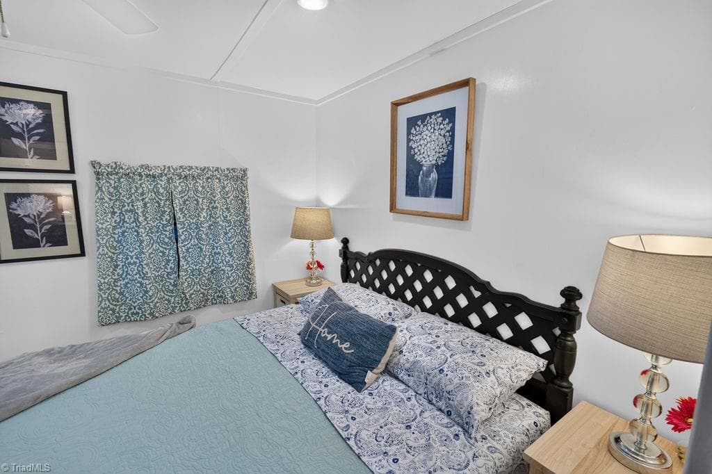 Manufactured Home at 189 Club House Drive, Ennice NC 28623, photo 16 of 37