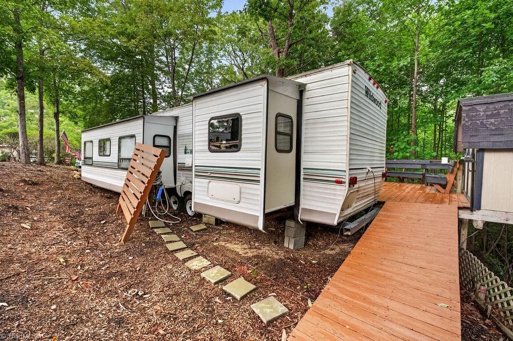Manufactured Home at 189 Club House Drive, Ennice NC 28623, photo 19 of 37