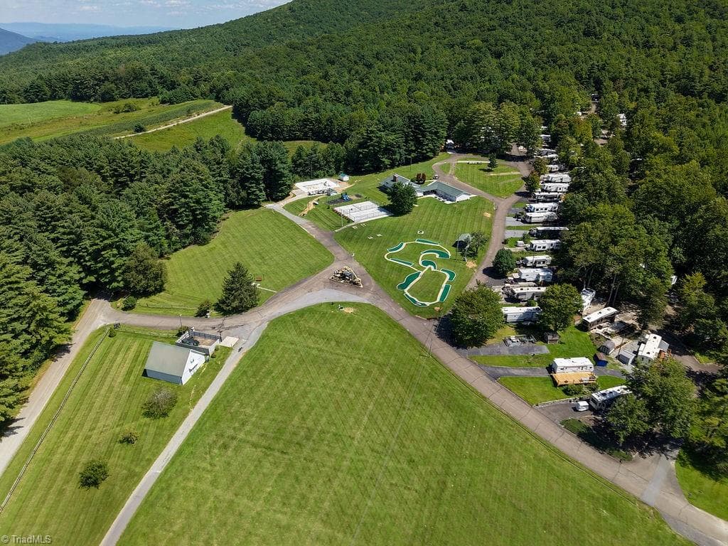 Manufactured Home at 189 Club House Drive, Ennice NC 28623, photo 31 of 37