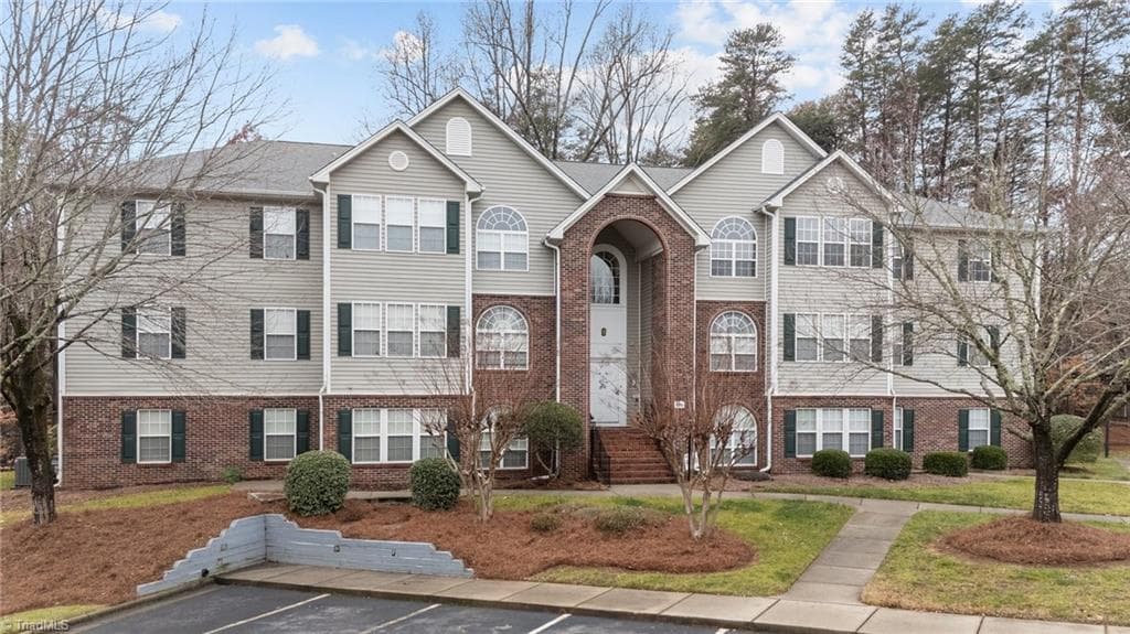 Stick/Site Built at 831 Timberline Ridge Court, Winston-Salem NC 27106, Winston-Salem, photo 4 of 31