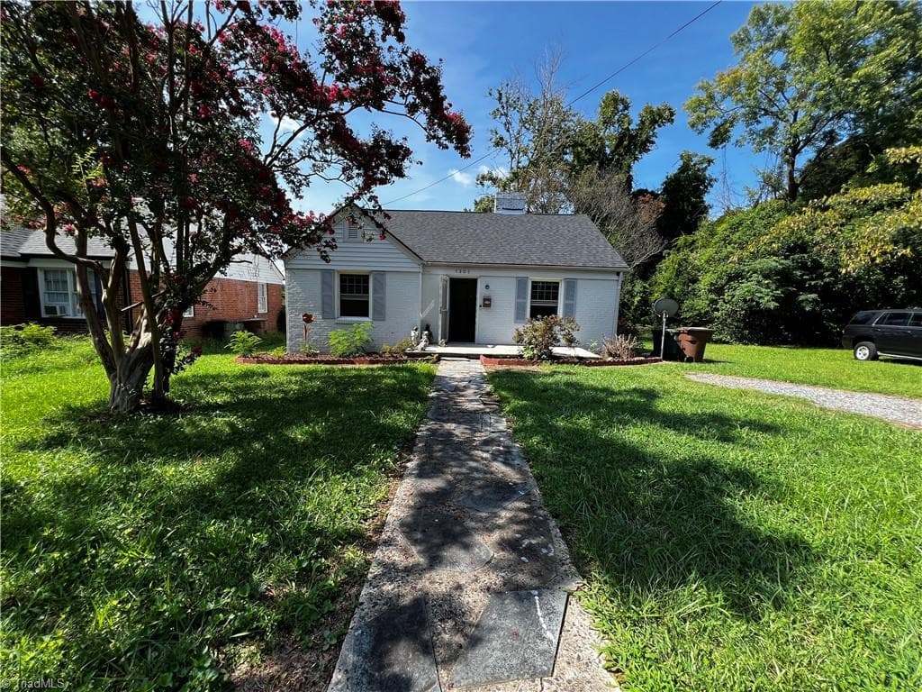 1305 Winstead Place, Greensboro NC 27408