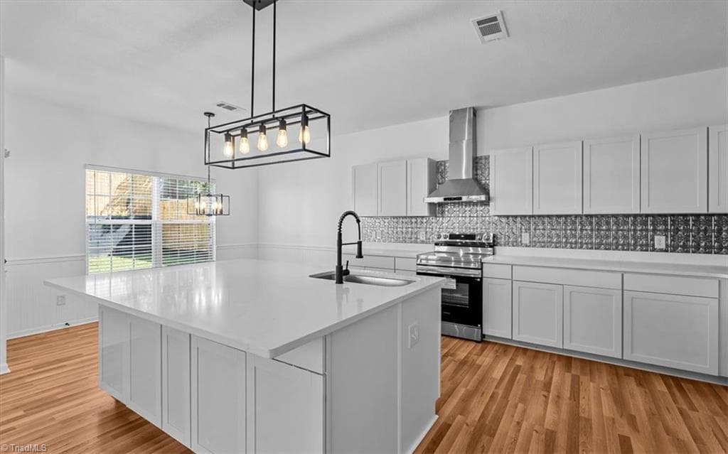 Stick/Site Built at 884 Jennifer Lane, High Point NC 27265, photo 17 of 50