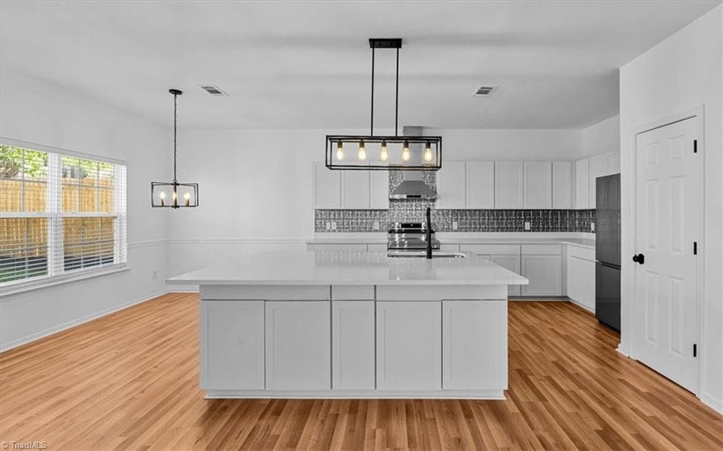 Stick/Site Built at 884 Jennifer Lane, High Point NC 27265, photo 16 of 50