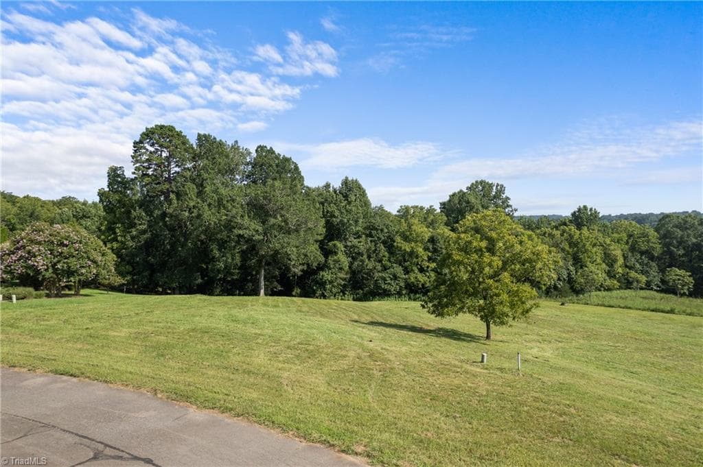 Single Family Residence at 3925 Valley View Circle, Clemmons NC 27012, photo 5 of 9