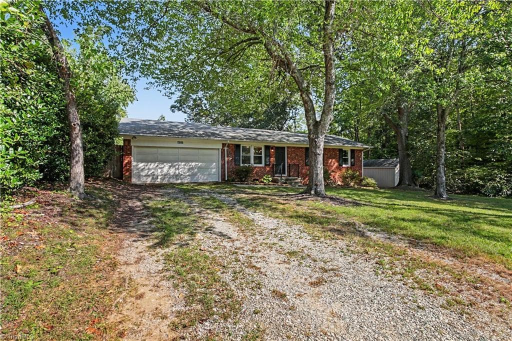 Stick/Site Built at 2205 Cardinal Drive, Jamestown NC 27282, Jamestown, photo 2 of 34