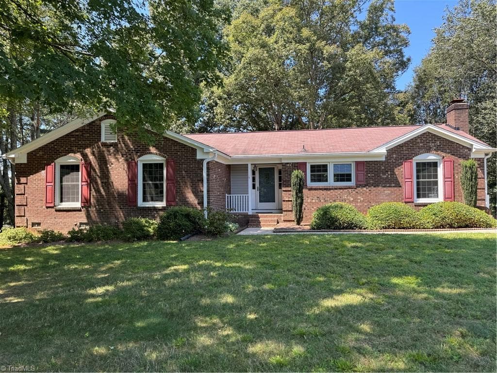 160 Summerglen Drive, Lewisville NC 27023