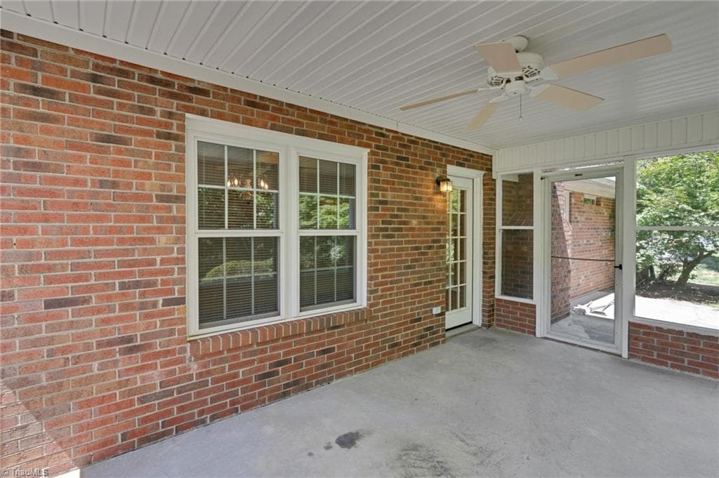 Stick/Site Built at 3 Brandywine Circle, Greensboro NC 27409, photo 38 of 49