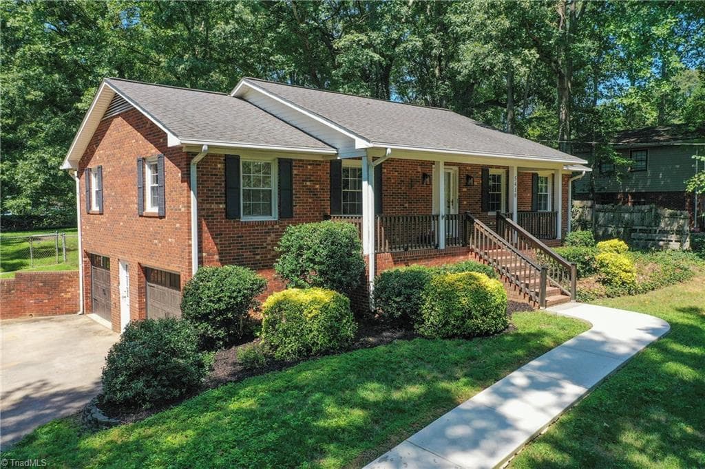 Stick/Site Built at 5410 Nestleway Drive, Clemmons NC 27012, Clemmons, photo 4 of 39