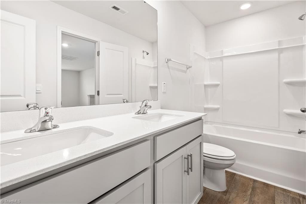 Stick/Site Built at 7 Jubilee Court, Greensboro NC 27406, photo 16 of 18