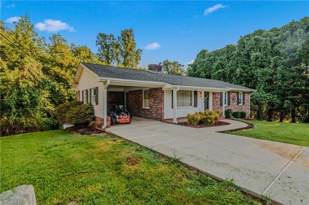 Stick/Site Built at 217 Quail Trail, Mount Airy NC 27030, photo 2 of 31
