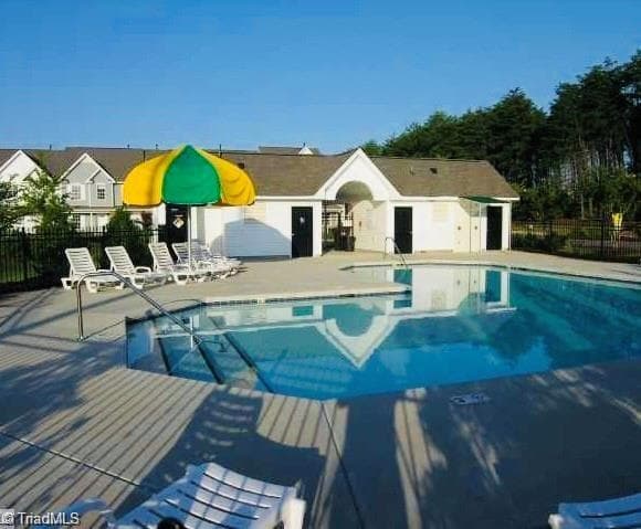 Stick/Site Built at 654 Grasswren Way, Greensboro NC 27409, photo 32 of 35