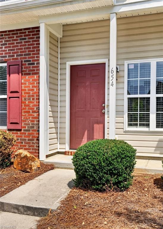 Stick/Site Built at 654 Grasswren Way, Greensboro NC 27409, photo 4 of 35