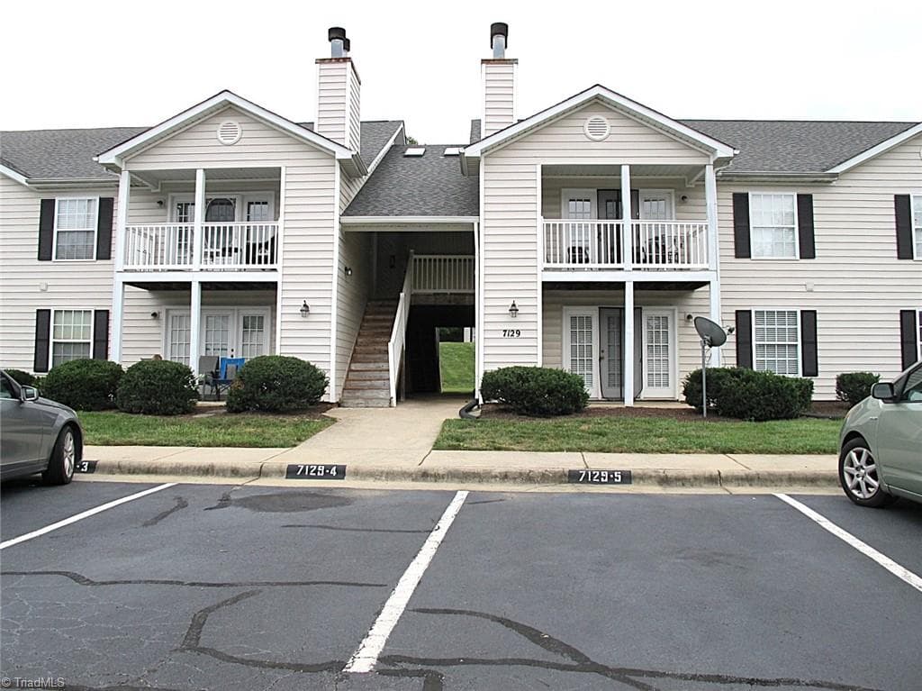7129 W Friendly Avenue # G, Greensboro NC 27410