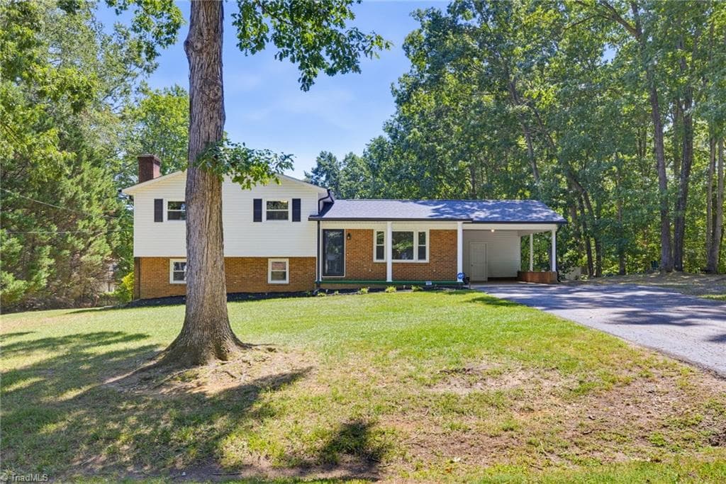 Stick/Site Built at 182 Regency Drive, Reidsville NC 27320, photo 2 of 32
