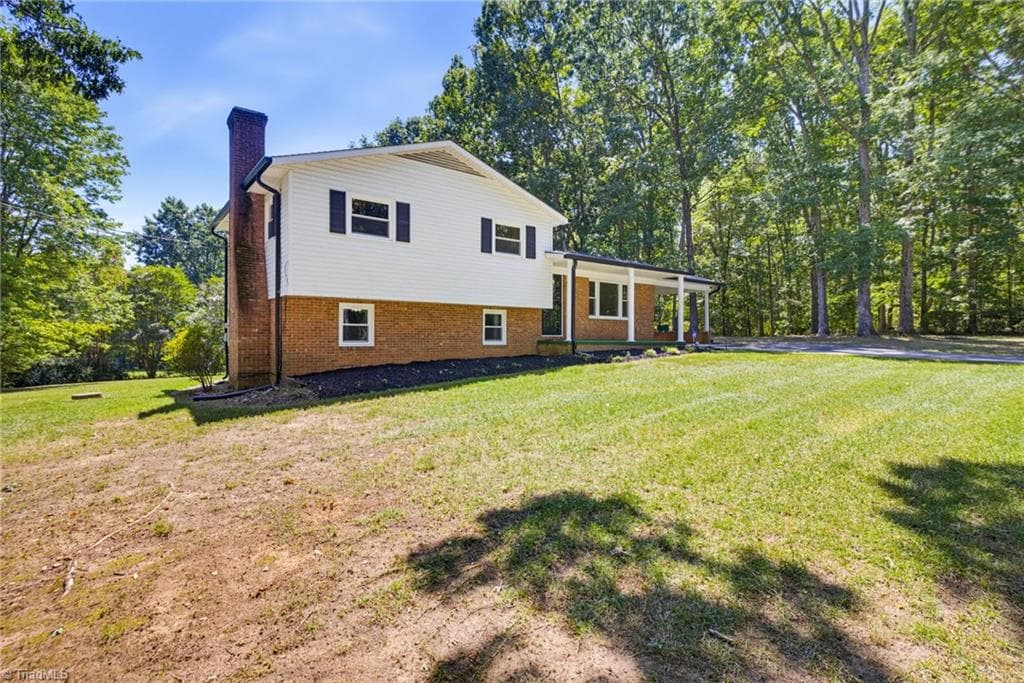 Stick/Site Built at 182 Regency Drive, Reidsville NC 27320, photo 3 of 32