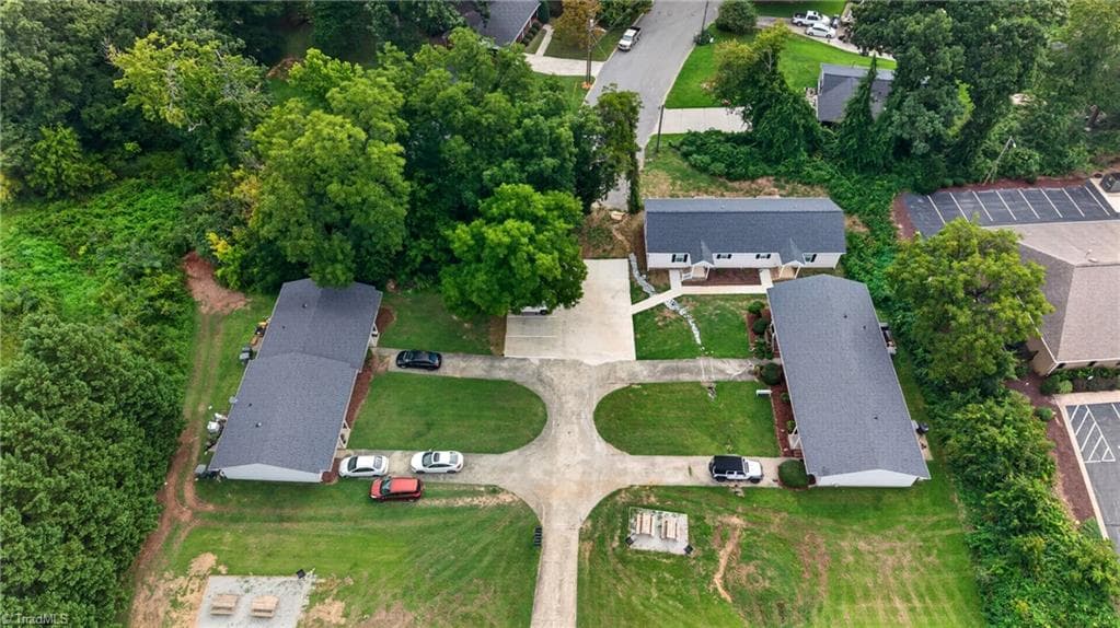 Duplex at 1135A&B, 1141A&B, 1147A&B S Cox Street, Asheboro NC 27203, Asheboro, photo 3 of 96
