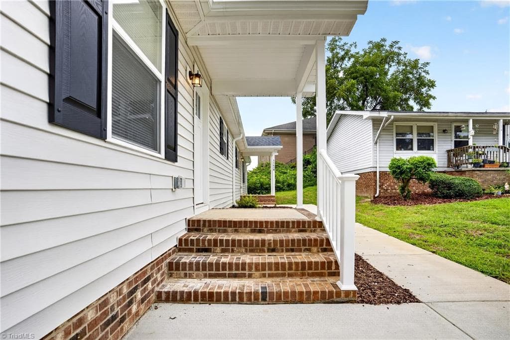Duplex at 1135A&B, 1141A&B, 1147A&B S Cox Street, Asheboro NC 27203, Asheboro, photo 11 of 96