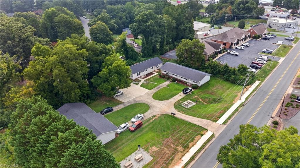 Duplex at 1135A&B, 1141A&B, 1147A&B S Cox Street, Asheboro NC 27203, Asheboro, photo 91 of 96