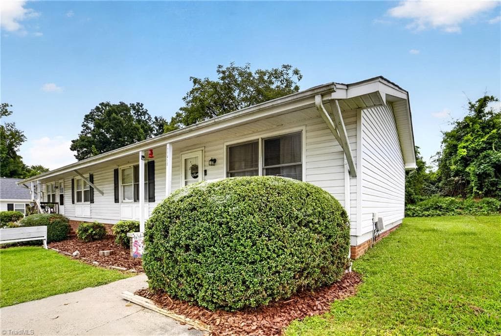 Duplex at 1135A&B, 1141A&B, 1147A&B S Cox Street, Asheboro NC 27203, Asheboro, photo 51 of 96