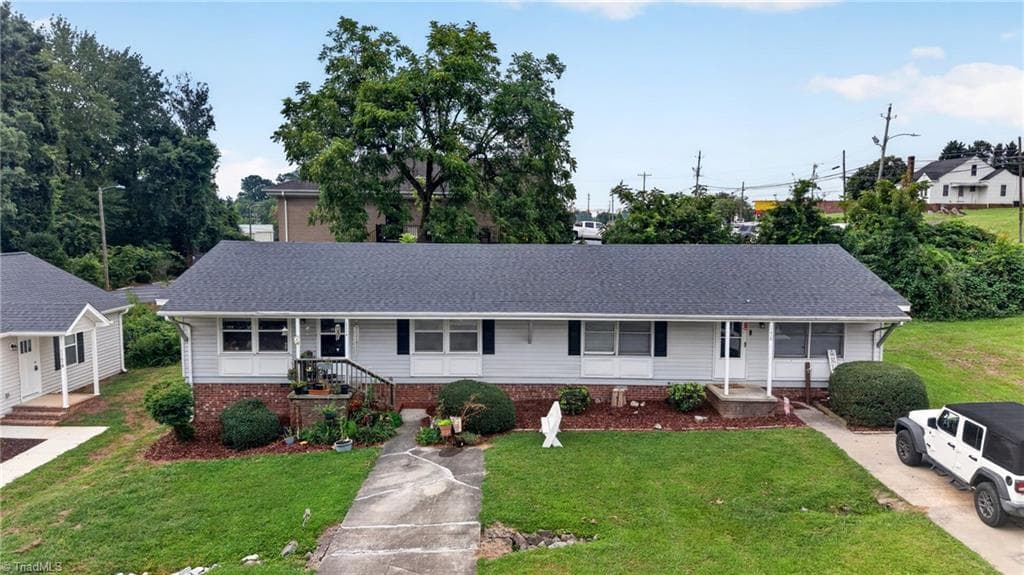 Duplex at 1135A&B, 1141A&B, 1147A&B S Cox Street, Asheboro NC 27203, Asheboro, photo 95 of 96