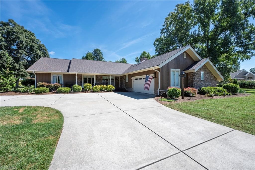 109 Holly Circle, Bermuda Run NC 27006