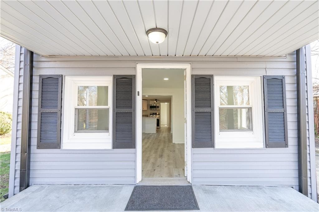Stick/Site Built at 1013 Willow Road, Greensboro NC 27401, photo 6 of 24