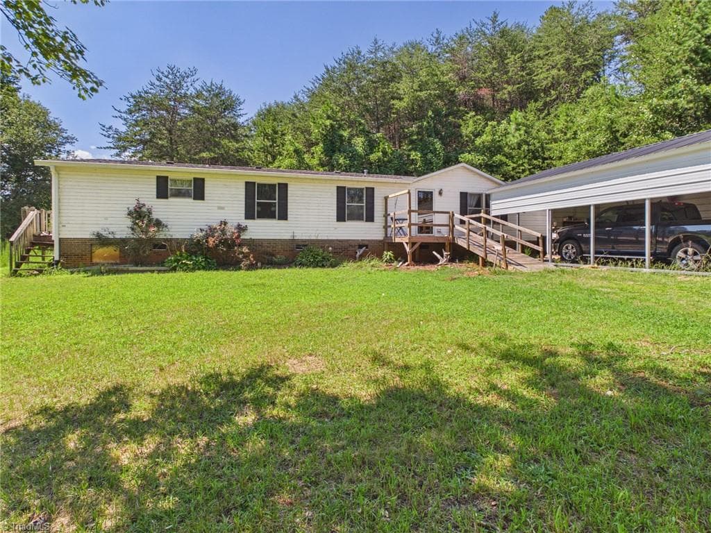 Manufactured Home at 51 Fred Jolly Lane, Taylorsville NC 28681, Taylorsville, photo 2 of 50