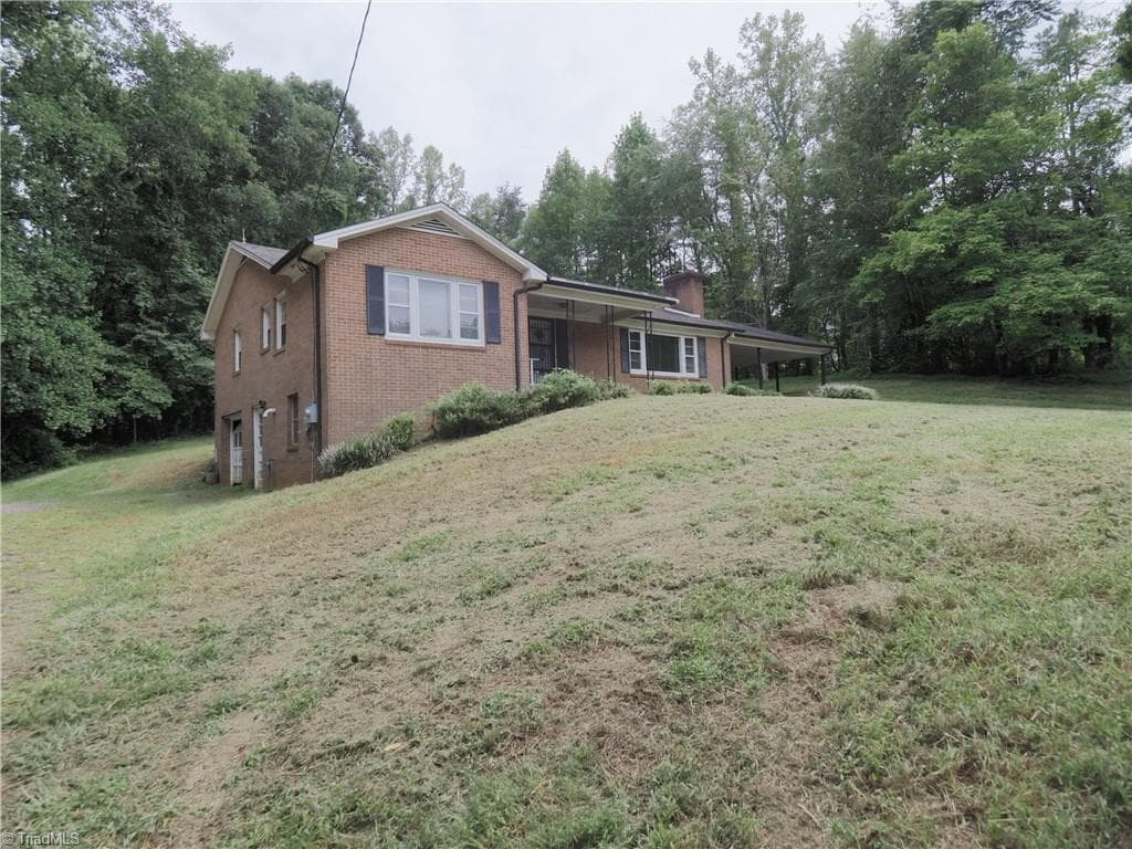 Stick/Site Built at 1955 Siloam Road, Mount Airy NC 27030, Mount Airy, photo 3 of 54