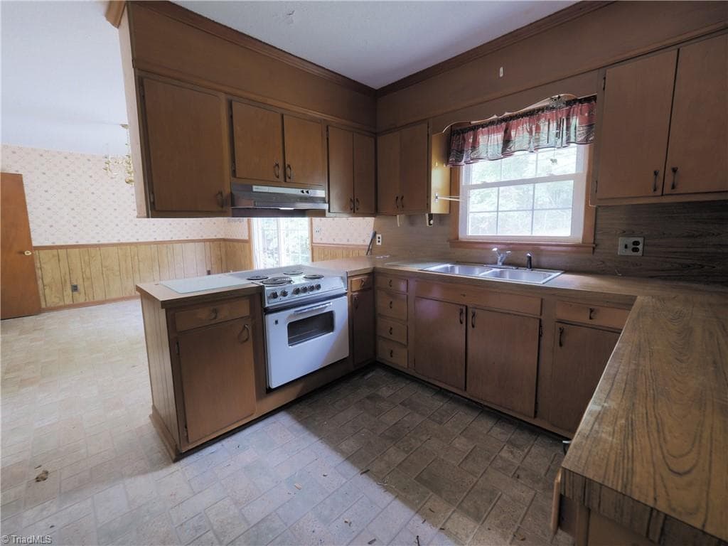 Stick/Site Built at 1955 Siloam Road, Mount Airy NC 27030, Mount Airy, photo 17 of 54