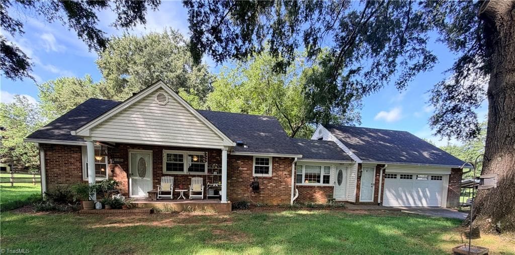 4608 High Point Road, Kernersville NC 27284