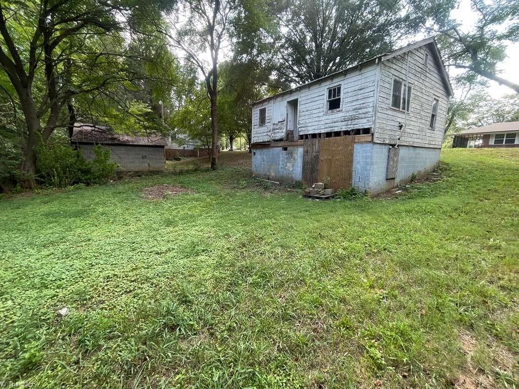 Stick/Site Built at 306 Moore Drive, Lexington NC 27292, Lexington, photo 4 of 7